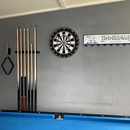 Maison à La Avec Billard *