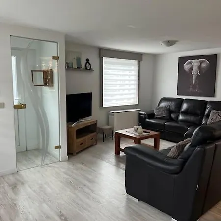 Holiday home Maison A La Avec Billard