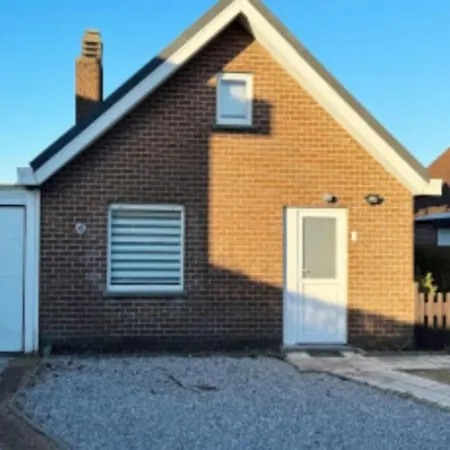 Maison A La Avec Billard Holiday home